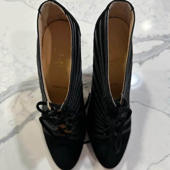 Christian Louboutin Black Leather and Suede Inverness Booties Size 38 - Picture 4 of 8
